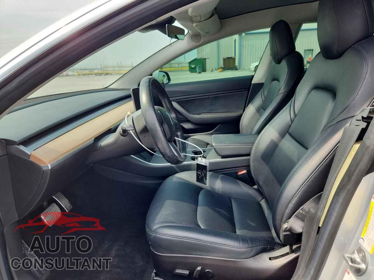 TESLA MODEL 3 2018 - 5YJ3E1EA0JF020175