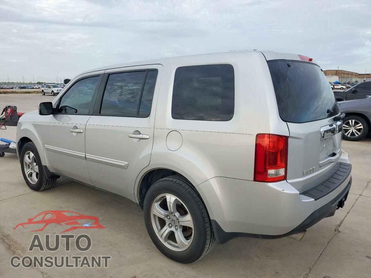 HONDA PILOT 2013 - 5FNYF3H65DB025656