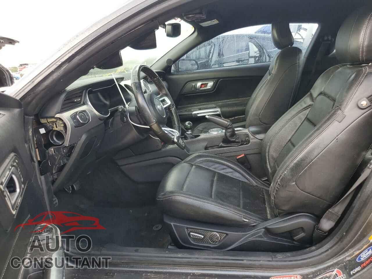 FORD MUSTANG 2018 - 1FA6P8CF3J5110801