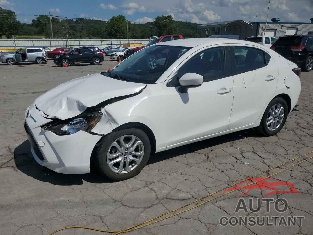 TOYOTA YARIS 2018 - 3MYDLBYV6JY309744