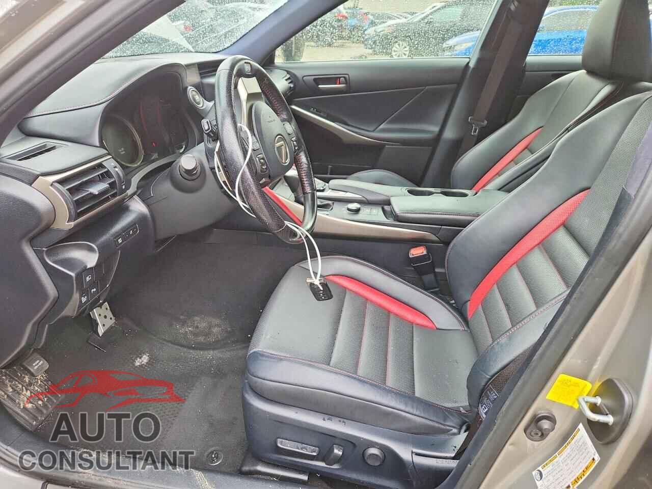 LEXUS IS 2019 - JTHC81D29K5037463