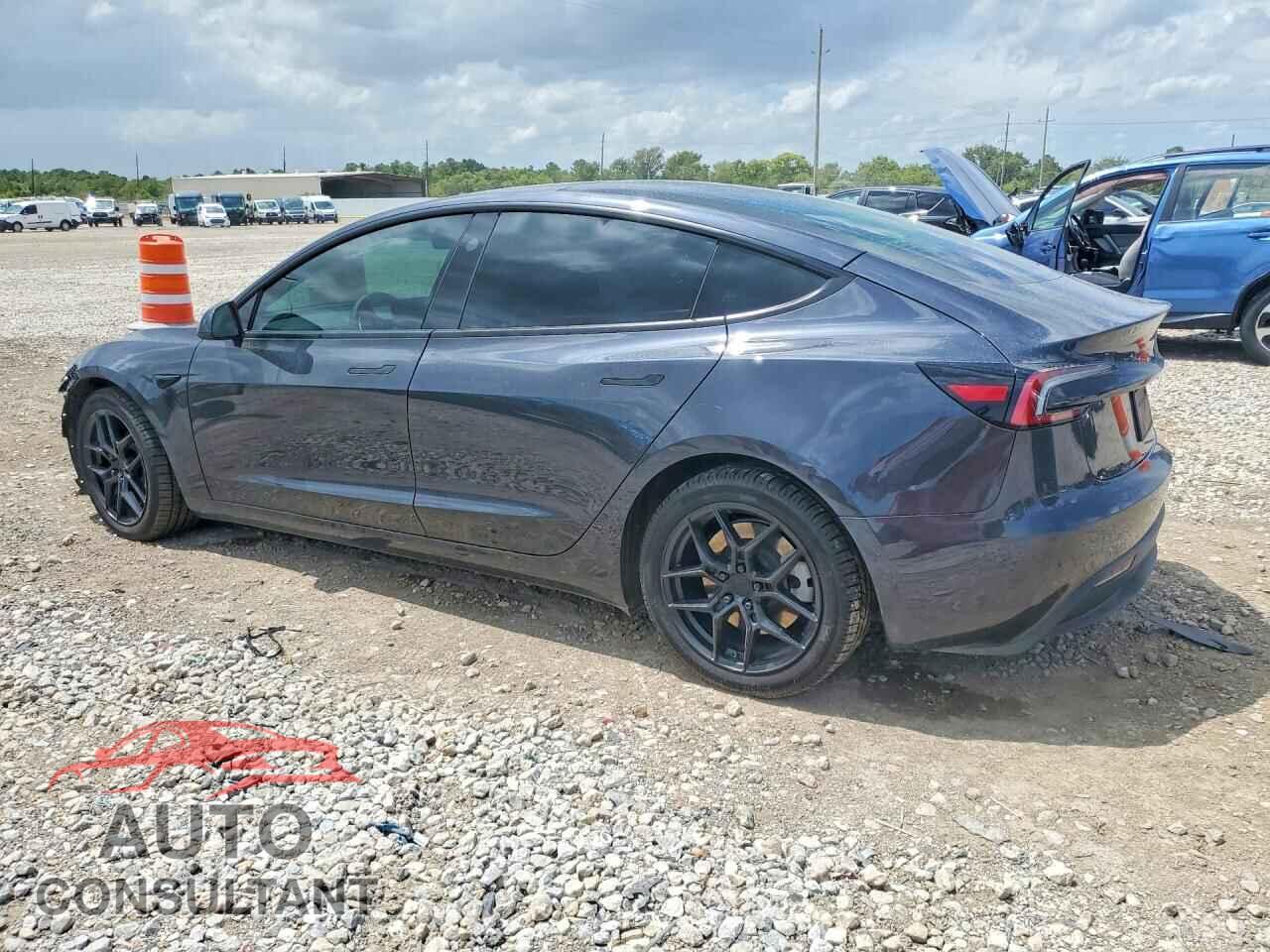 TESLA MODEL 3 2024 - 5YJ3E1EA9RF725245