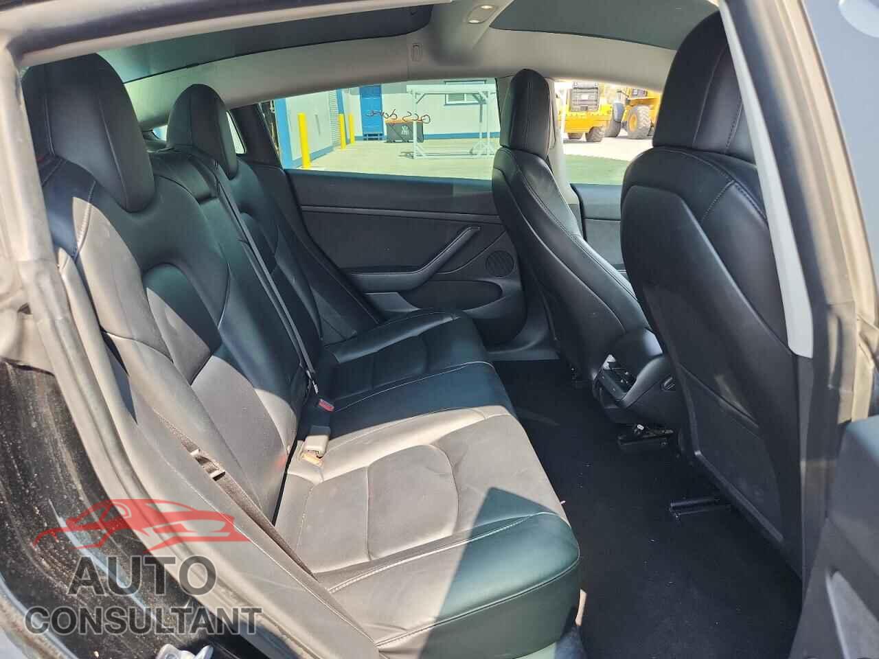 TESLA MODEL 3 2022 - 5YJ3E1EA0NF286656