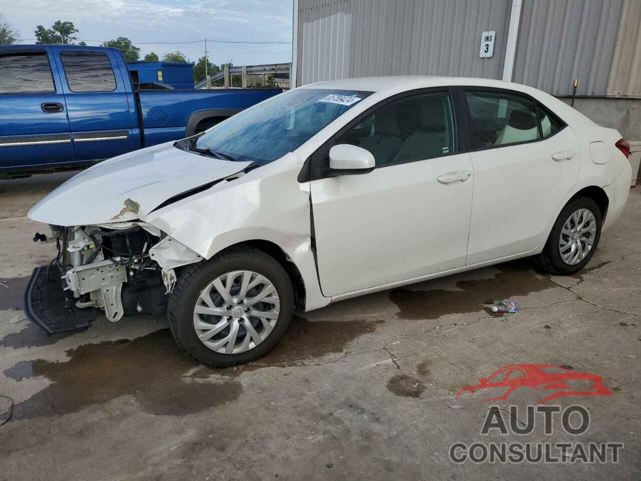 TOYOTA COROLLA 2018 - 5YFBURHE3JP829024