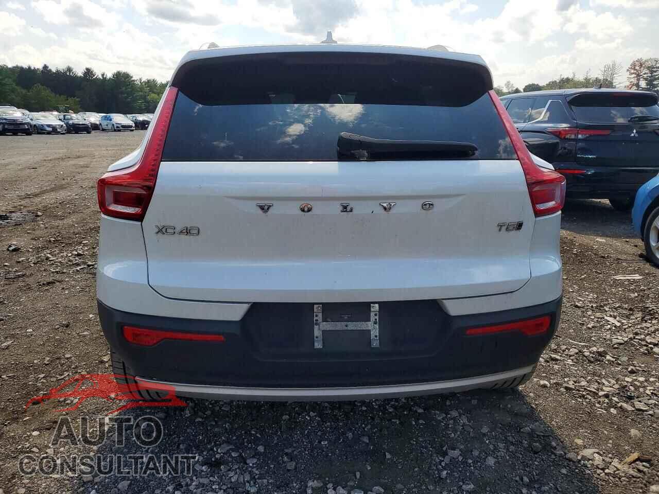 VOLVO XC40 2021 - YV4162UL9M2572212