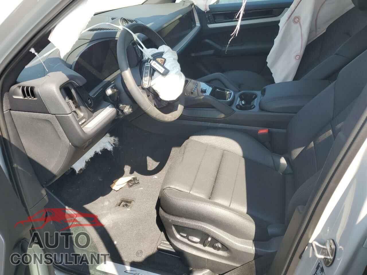 PORSCHE CAYENNE 2024 - WP1AA2AY8RDA12998