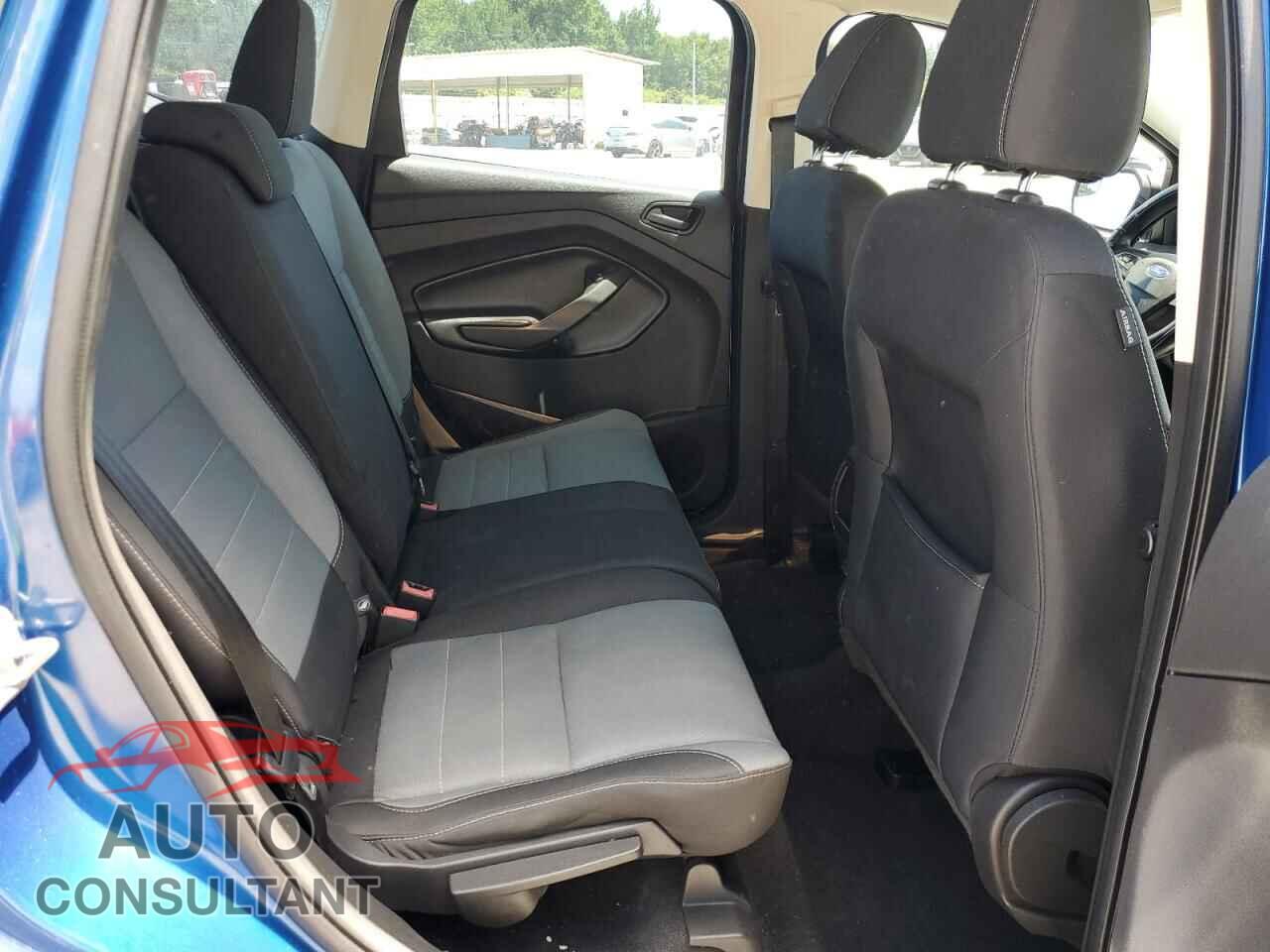 FORD ESCAPE 2017 - 1FMCU0F70HUB35727