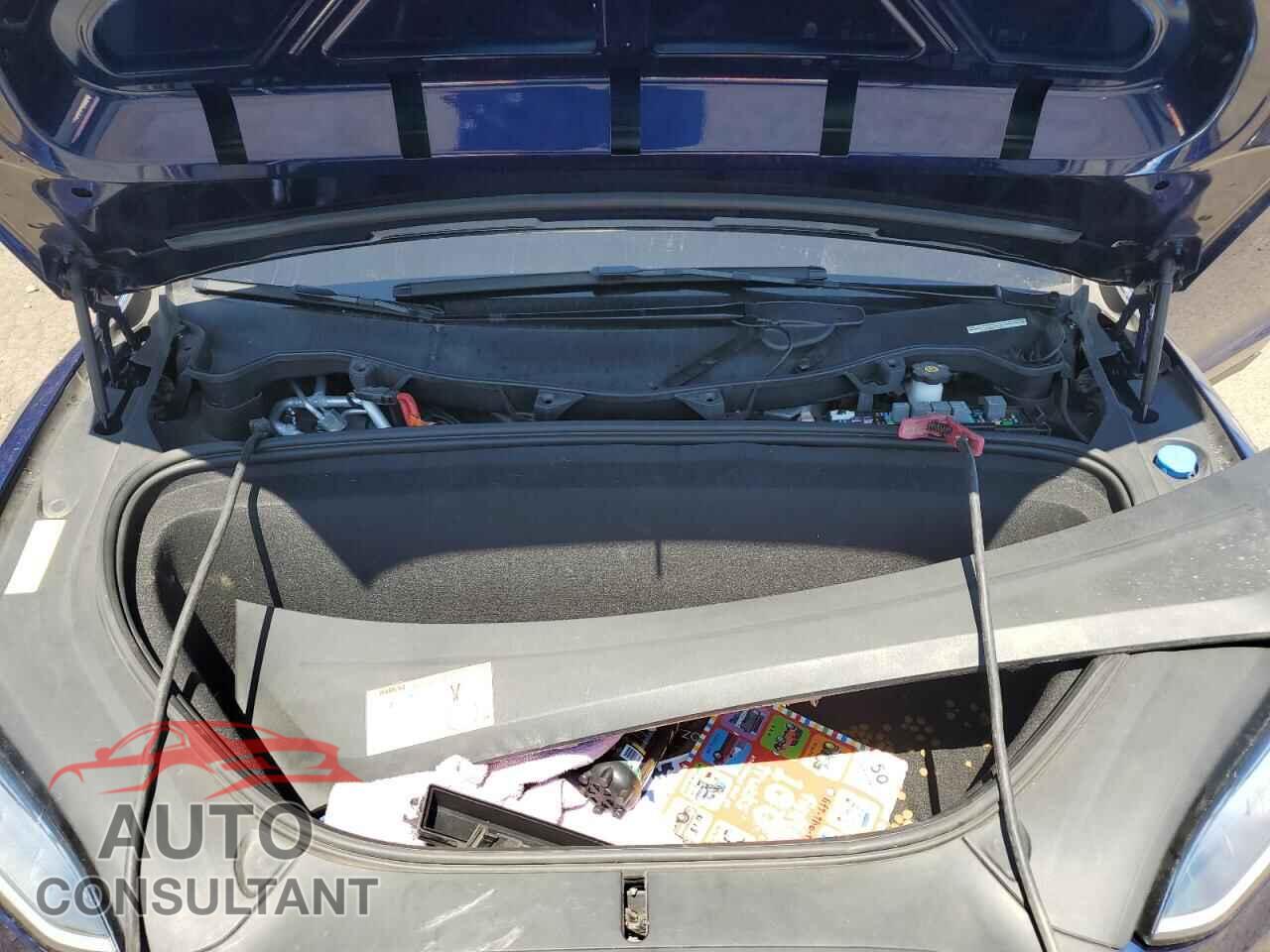 TESLA MODEL X 2017 - 5YJXCBE29HF037184