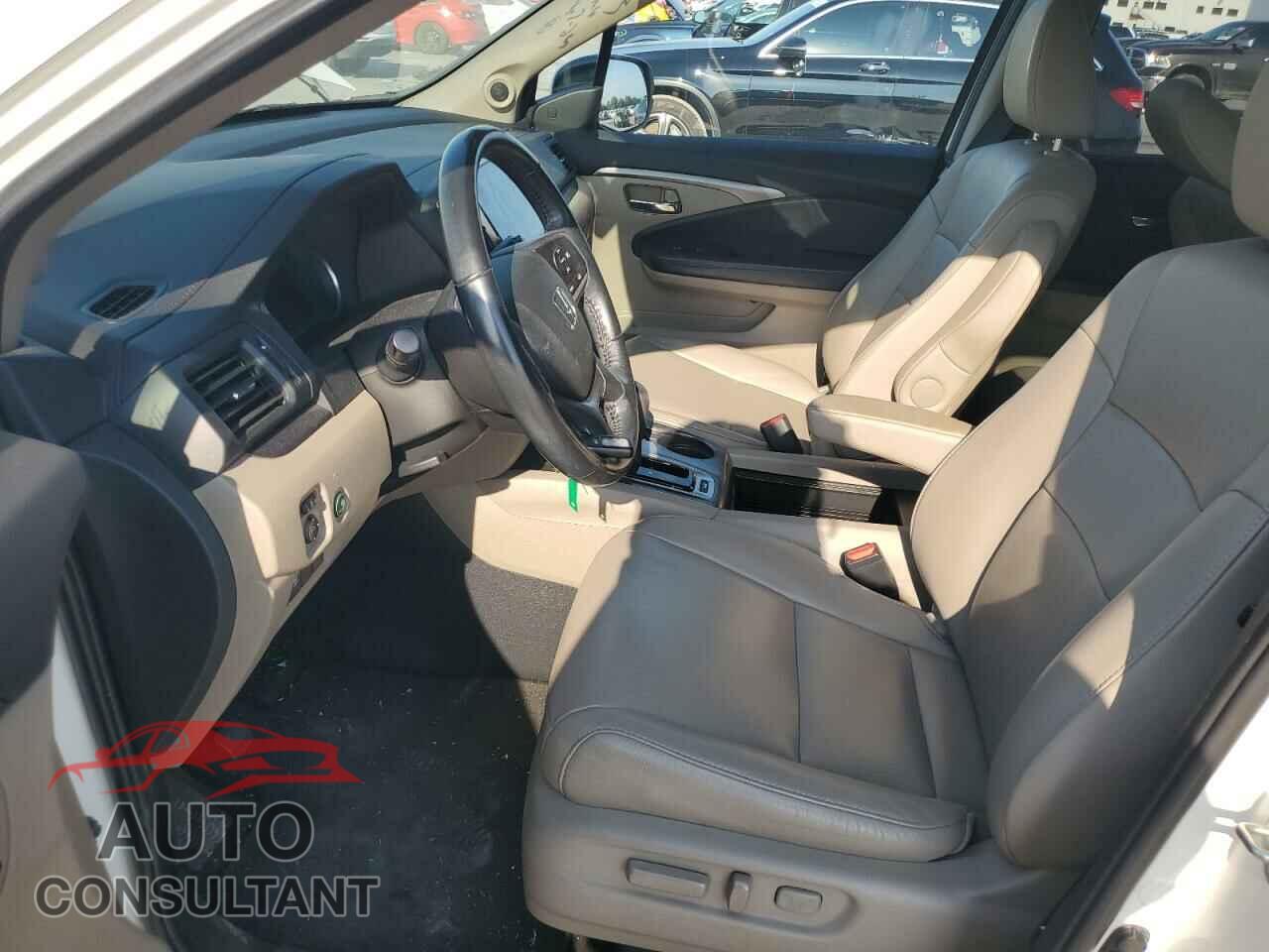 HONDA PILOT 2019 - 5FNYF6H5XKB085230