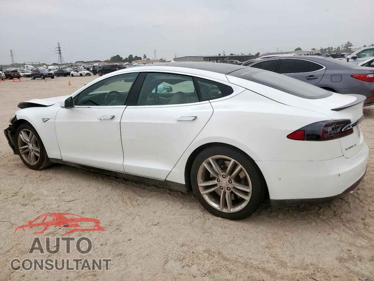 TESLA MODEL S 2015 - 5YJSA1E28FF103618
