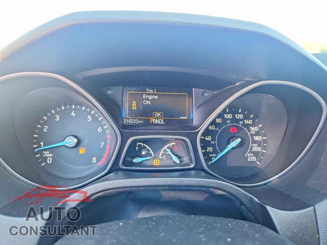 FORD FOCUS 2015 - 1FADP3E20FL309747