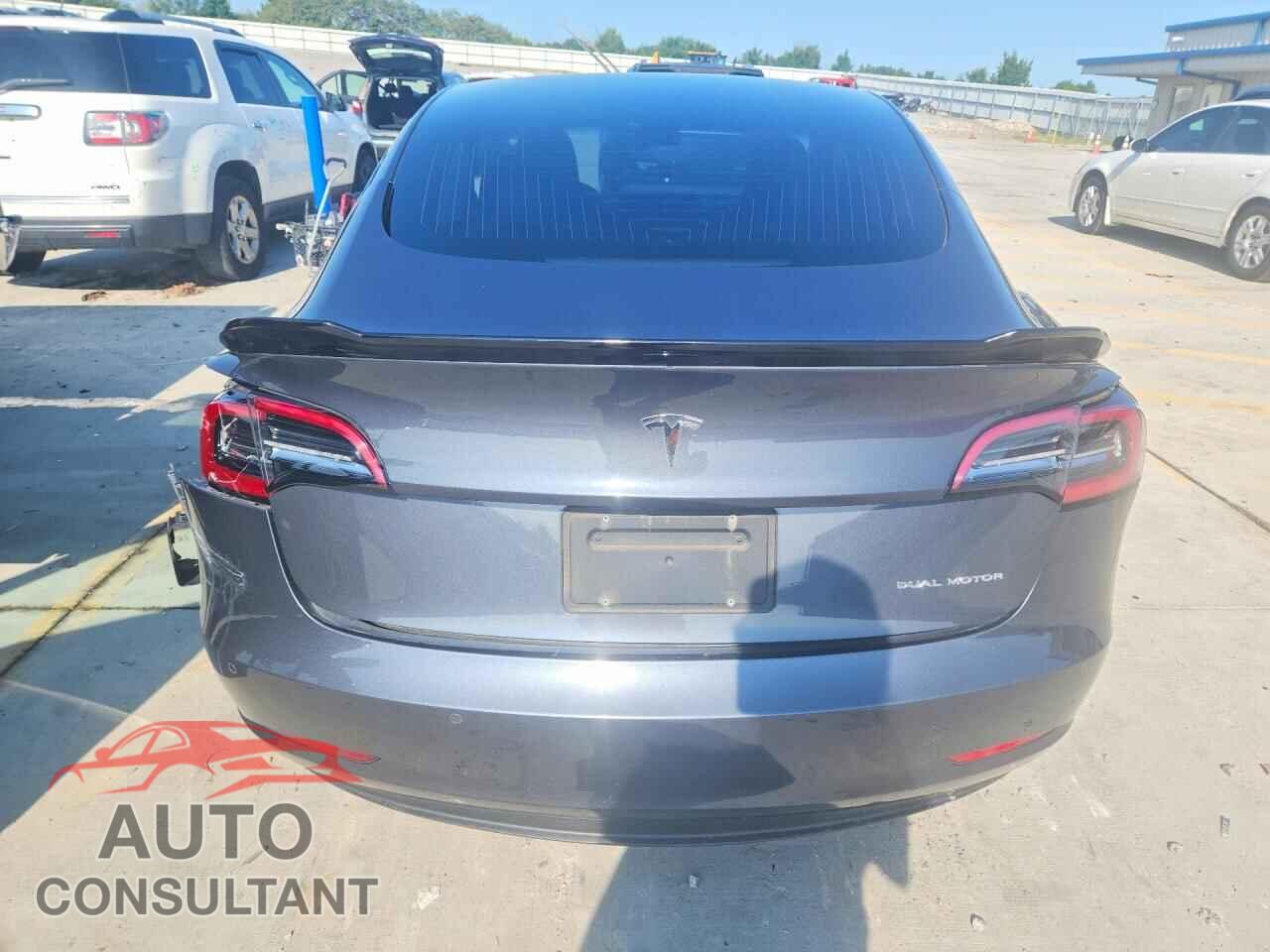 TESLA MODEL 3 2019 - 5YJ3E1EB9KF389238