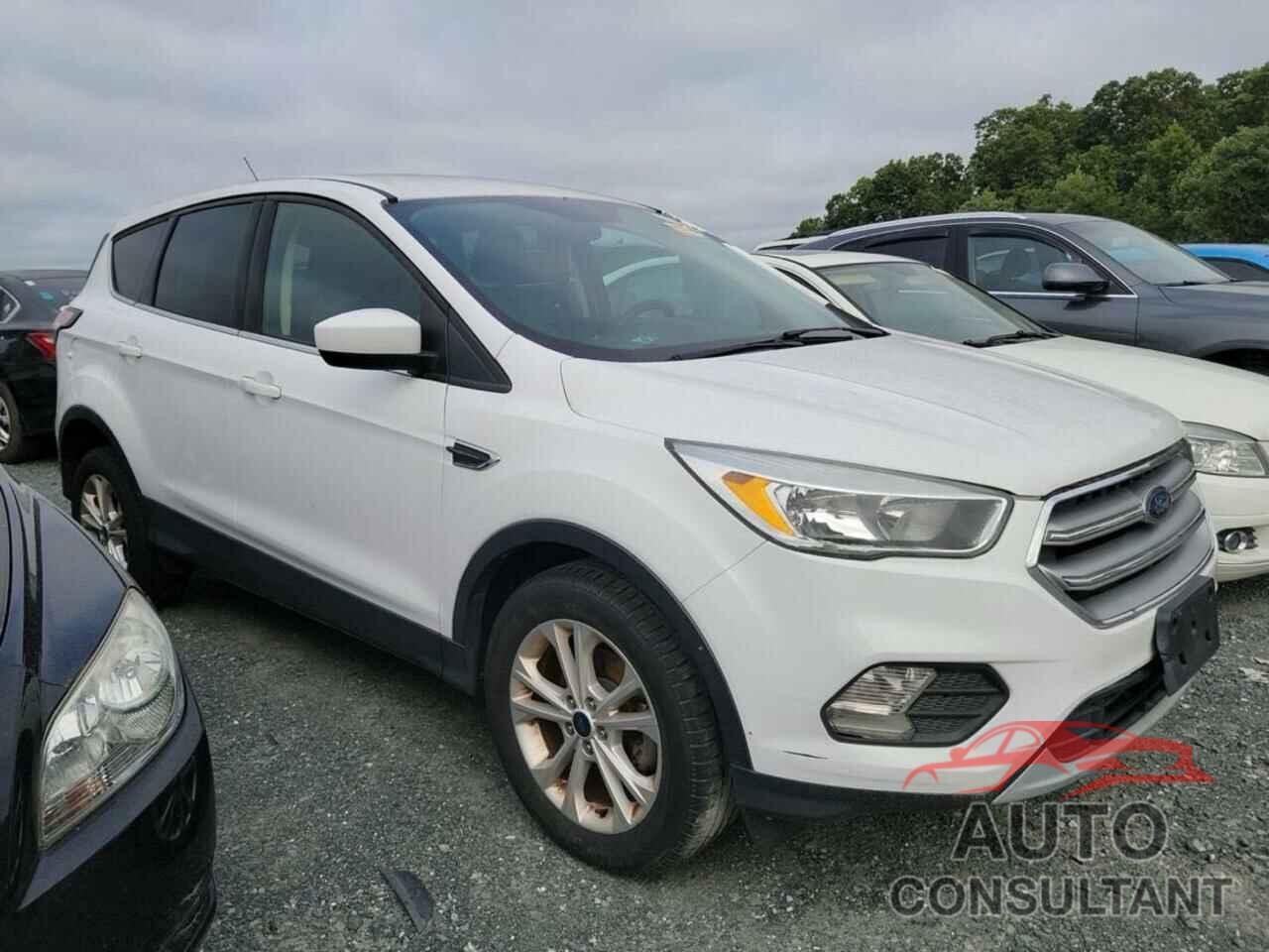 FORD ESCAPE 2017 - 1FMCU0GD2HUD35819