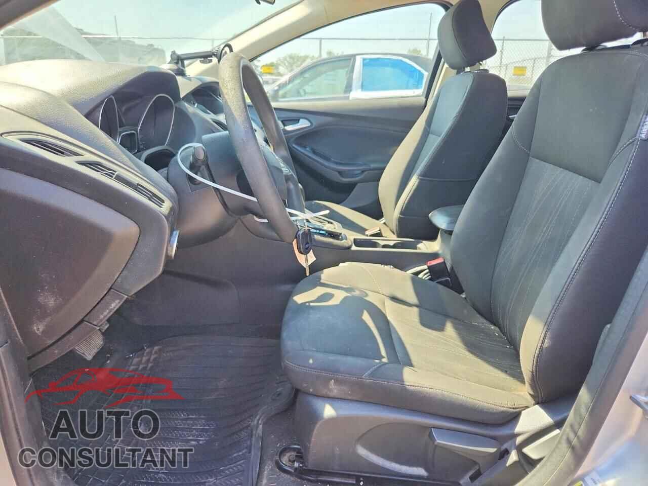 FORD FOCUS 2017 - 1FADP3F23HL259363