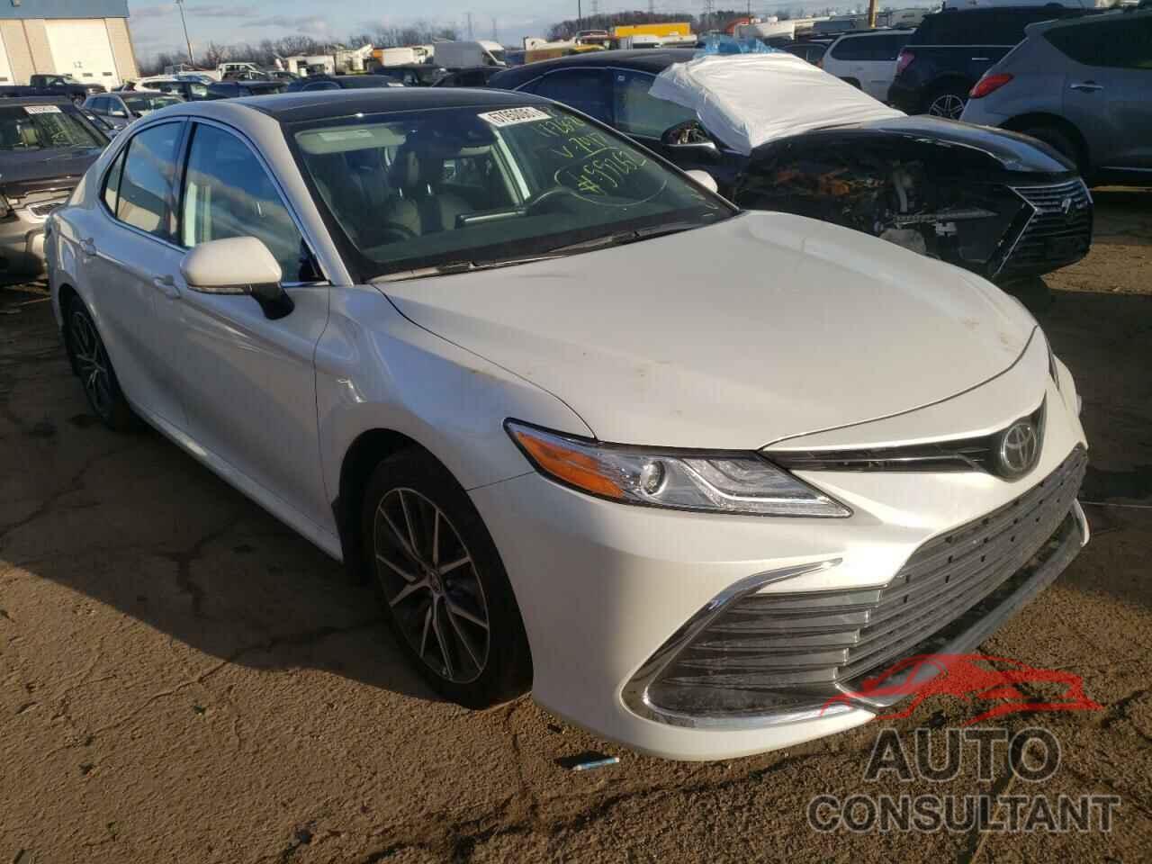 TOYOTA CAMRY 2021 - 4T1F11BK4MU027417