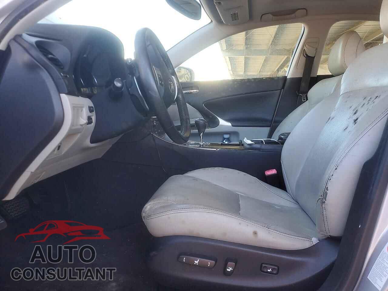 LEXUS IS 2011 - JTHBF5C22B5132795
