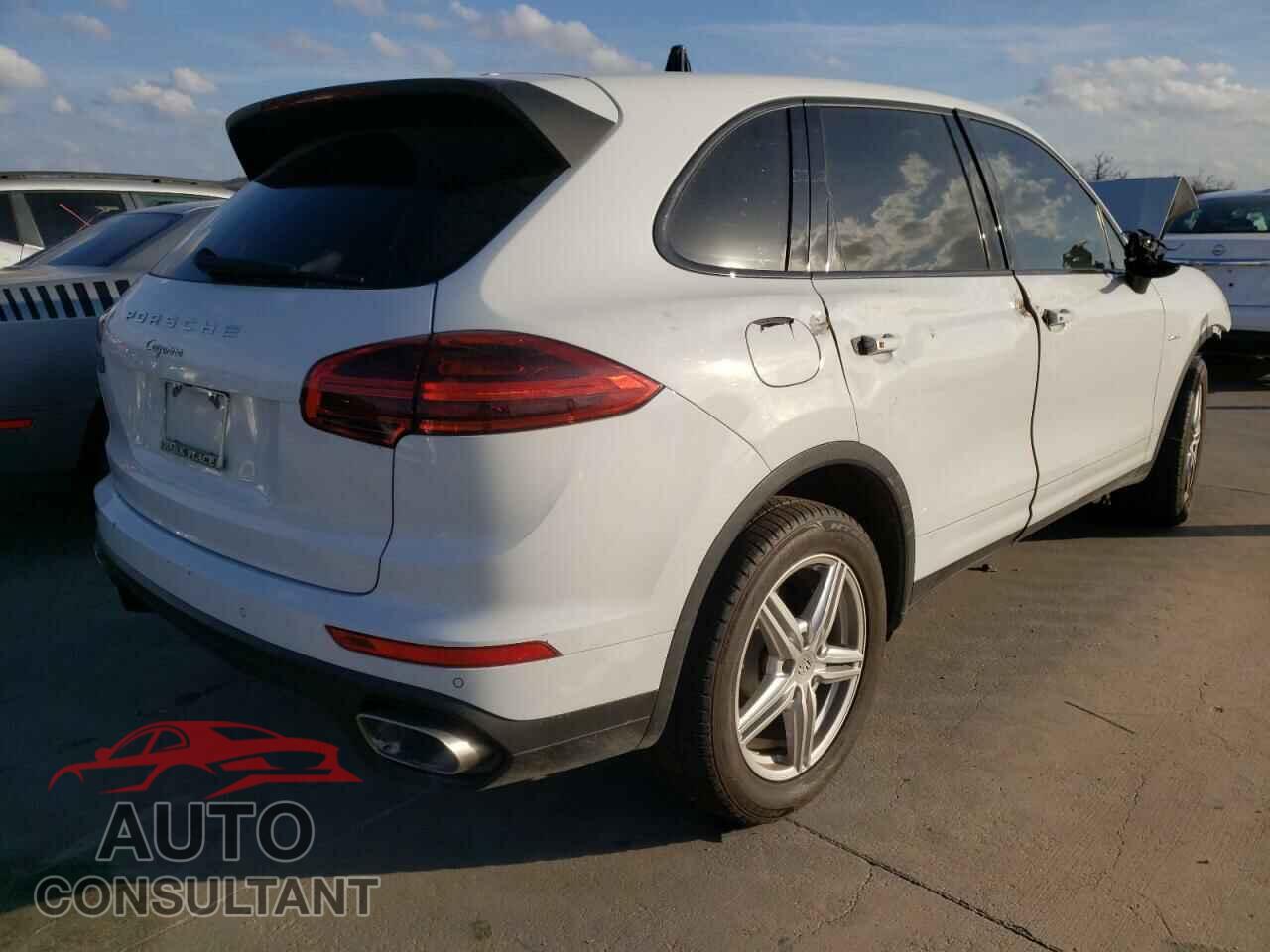 PORSCHE CAYENNE 2016 - WP1AF2A29GKA41058