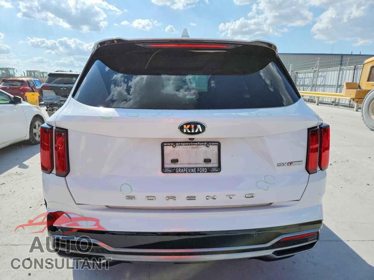 KIA SORENTO 2021 - 5XYRK4LF2MG044977