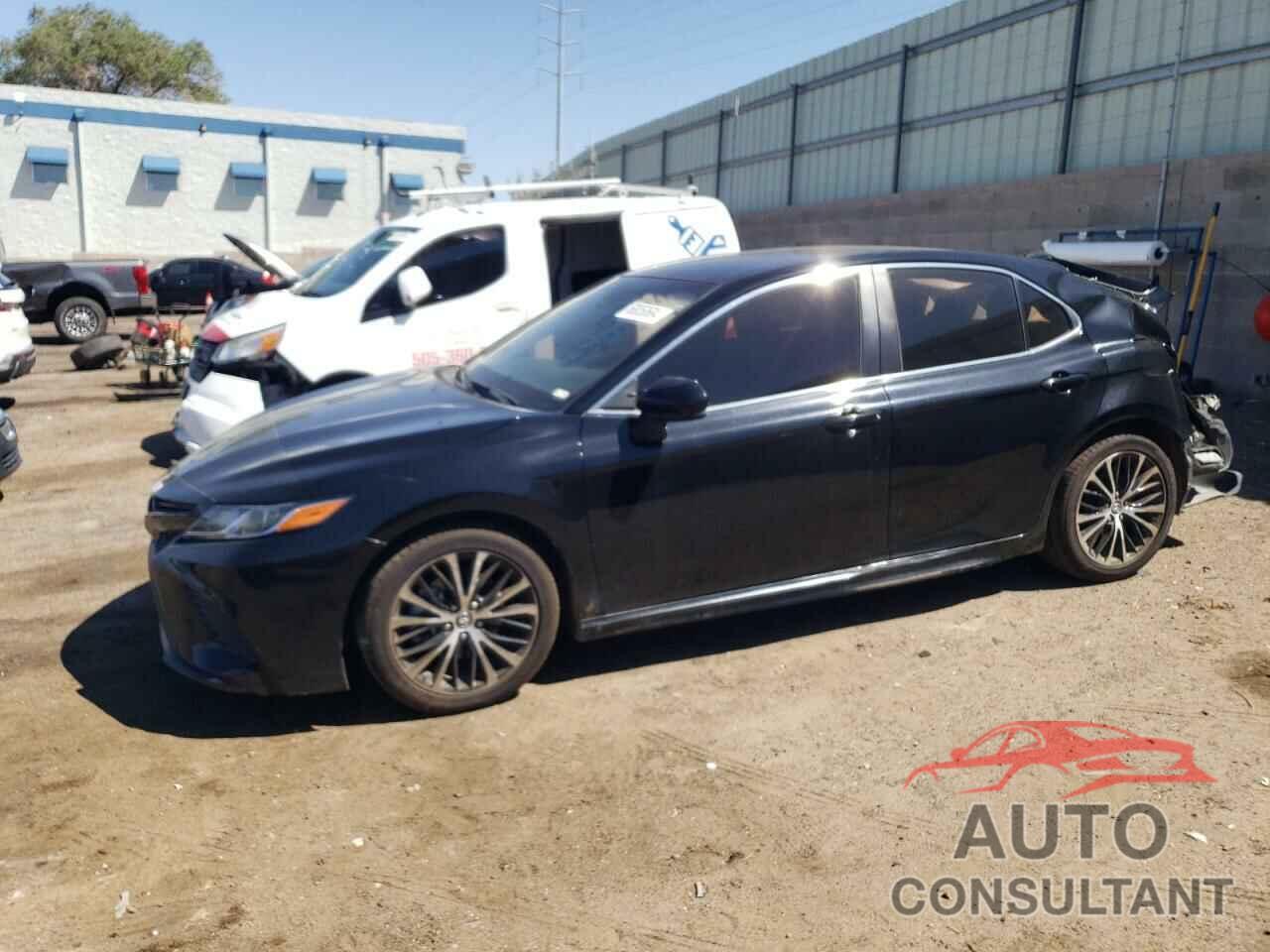 TOYOTA CAMRY 2018 - 4T1B11HK0JU662491