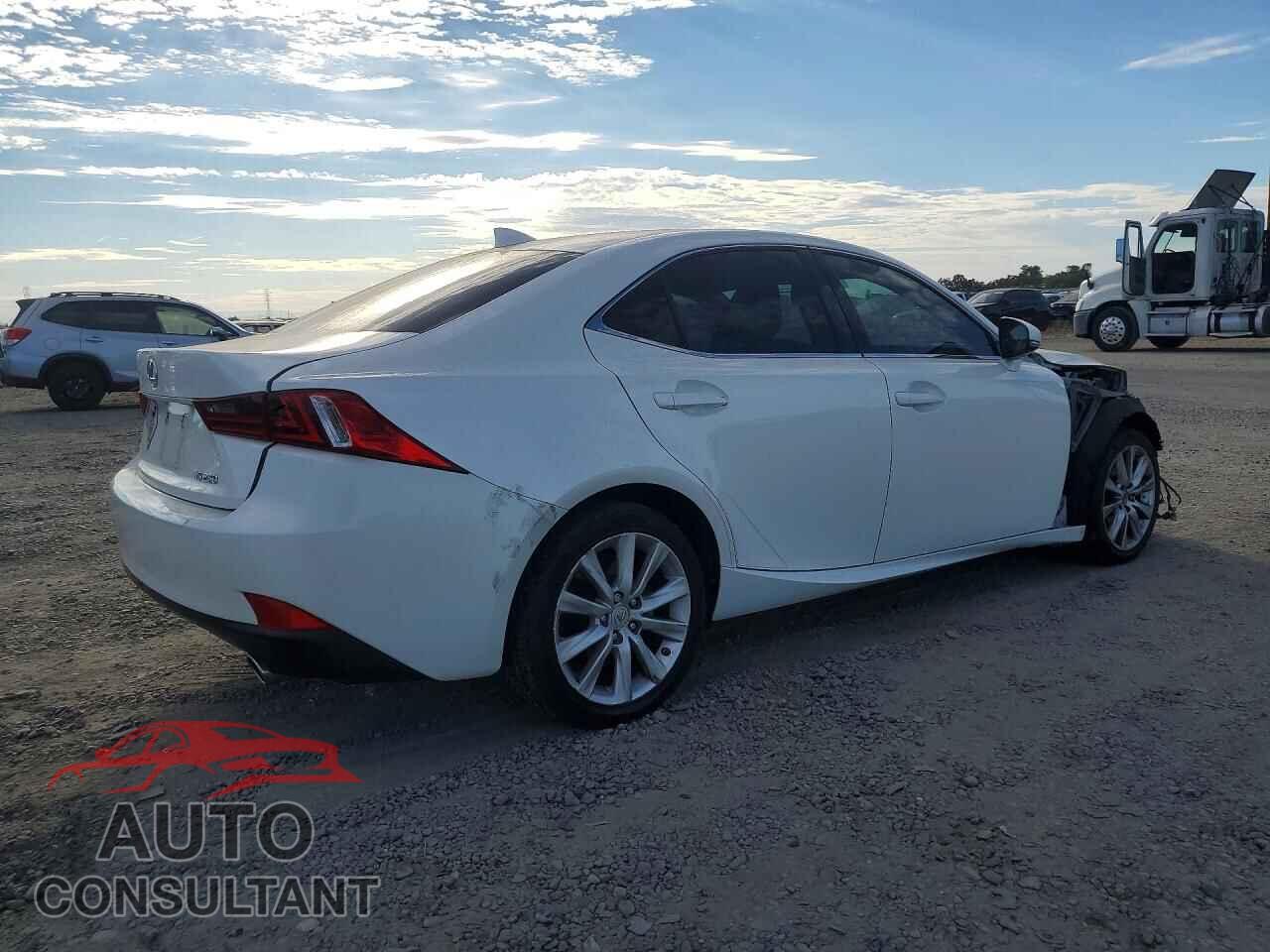 LEXUS IS 2014 - JTHBF1D24E5017675