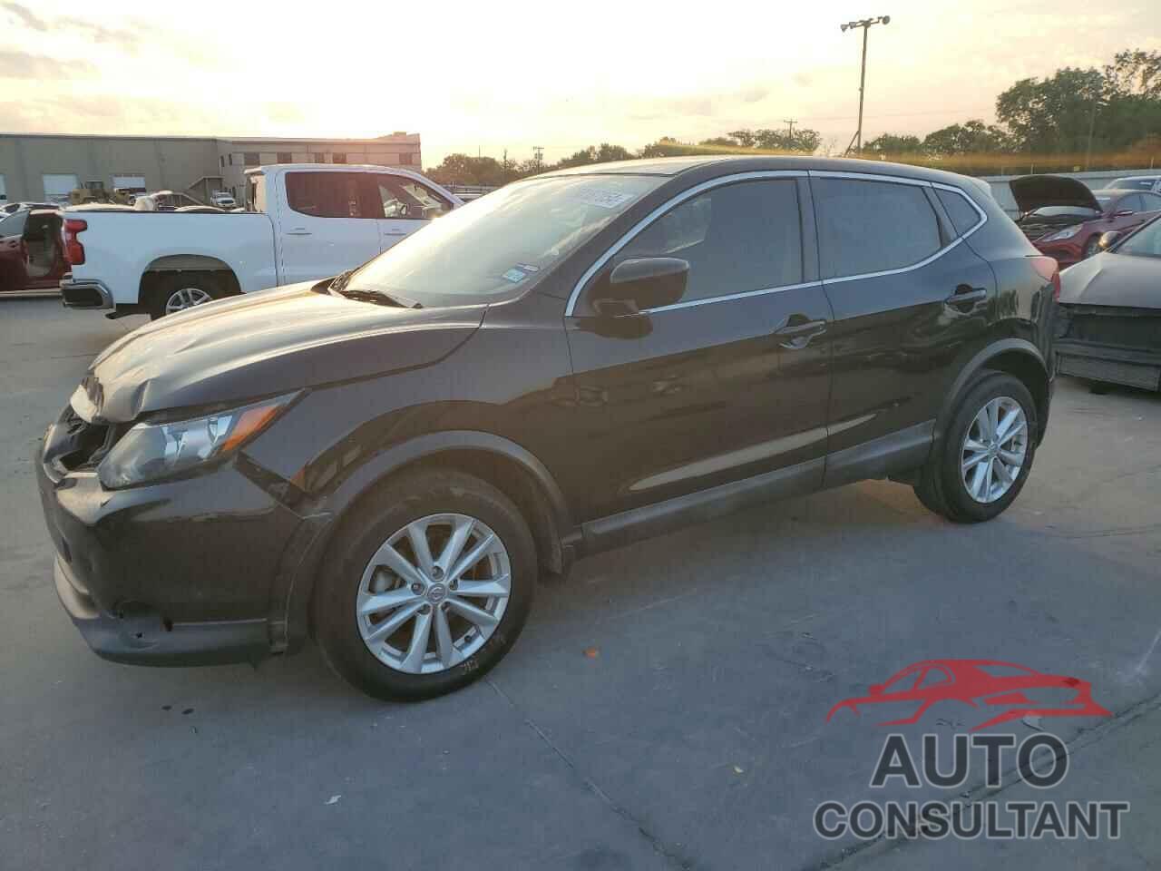 NISSAN ROGUE 2017 - JN1BJ1CP2HW020556