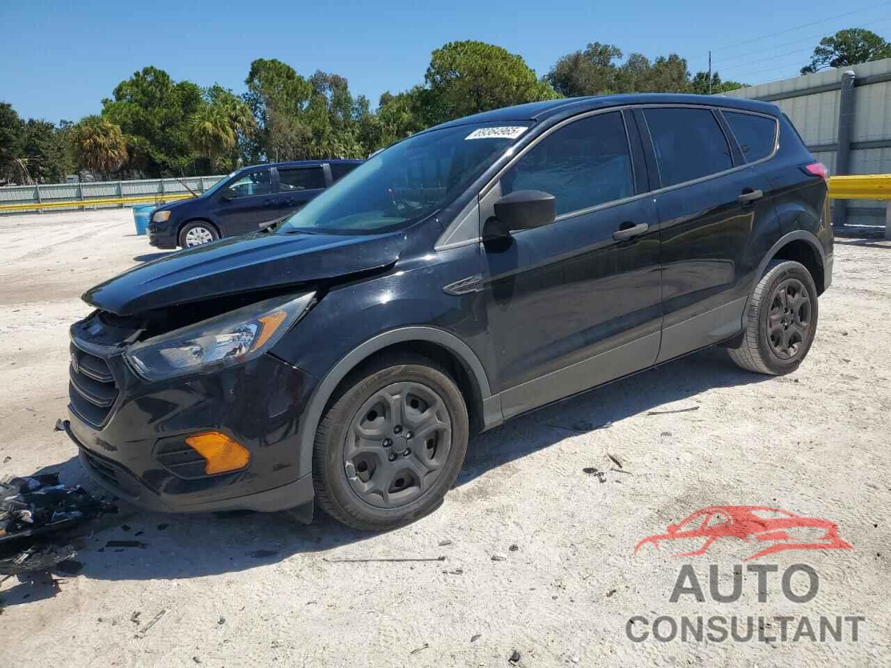FORD ESCAPE 2018 - 1FMCU0F70JUC27247