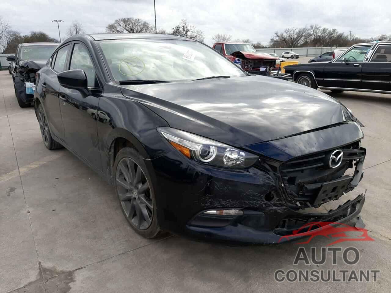 MAZDA 3 2018 - 3MZBN1V38JM186806