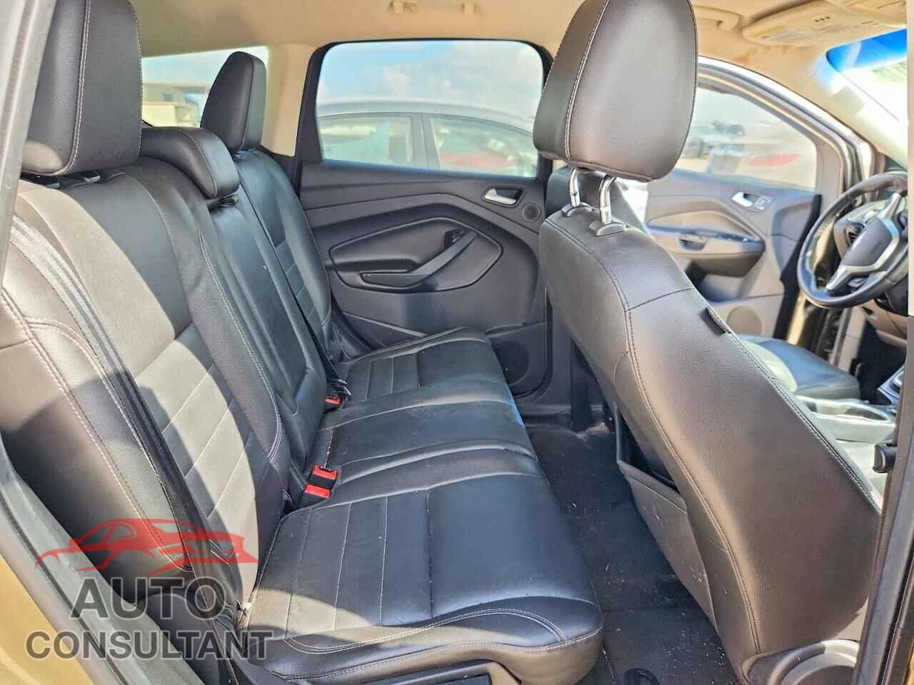 FORD ESCAPE 2014 - 1FMCU0J99EUA39843