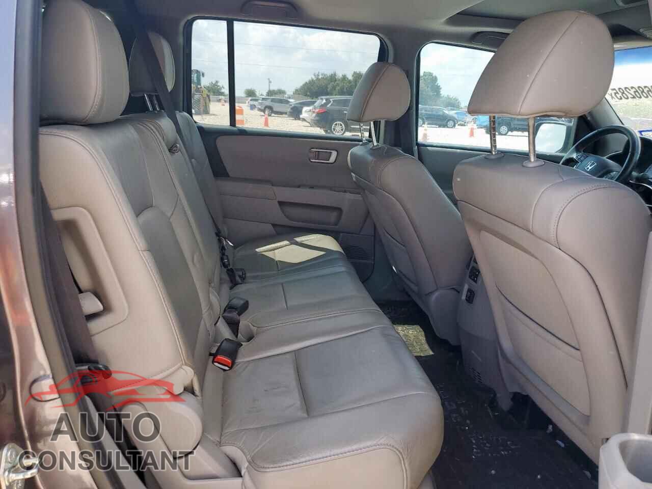 HONDA PILOT 2015 - 5FNYF3H54FB025819