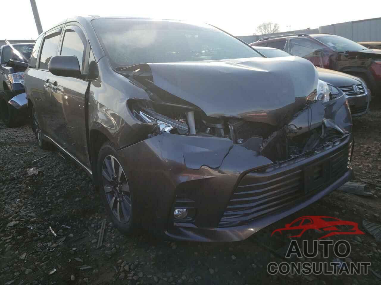 TOYOTA SIENNA 2018 - 5TDDZ3DC8JS191615