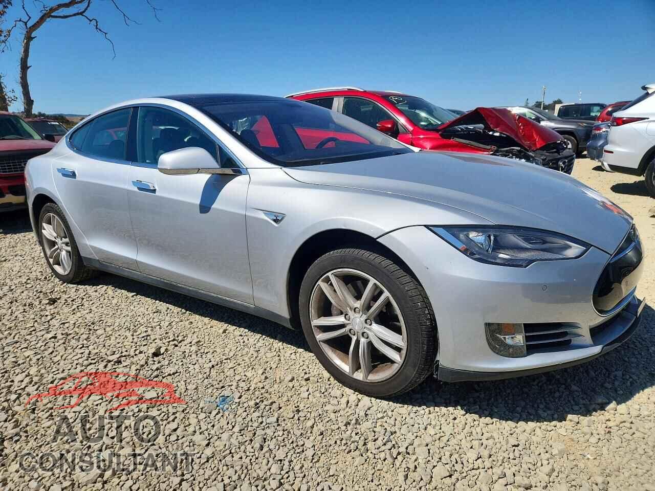 TESLA MODEL S 2014 - 5YJSA1H16EFP49905