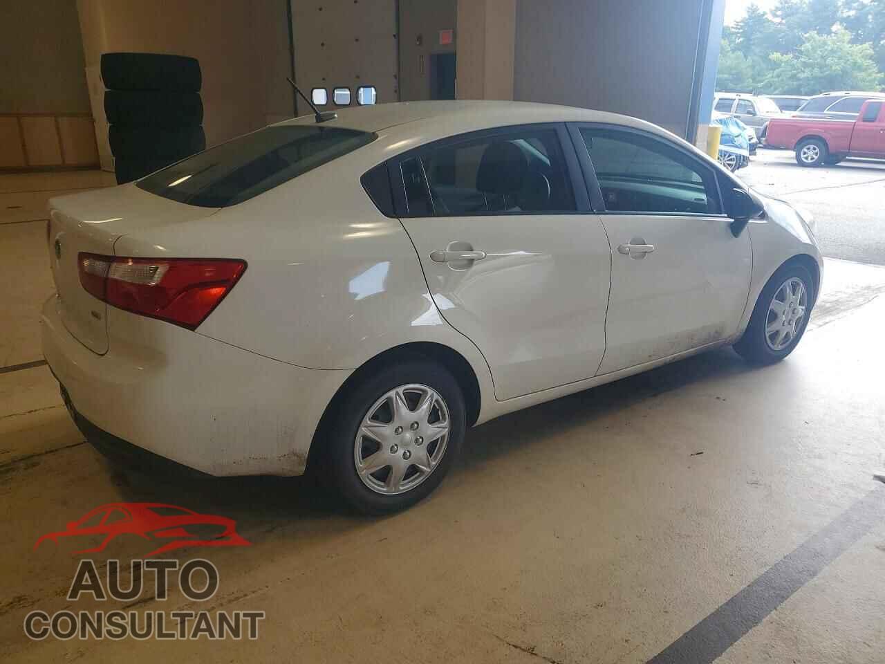 KIA RIO 2014 - KNADM4A35E6327212