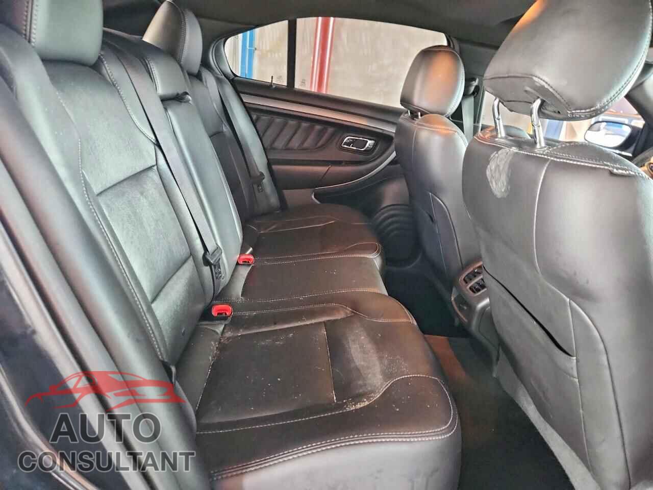 FORD TAURUS 2015 - 1FAHP2E80FG118077