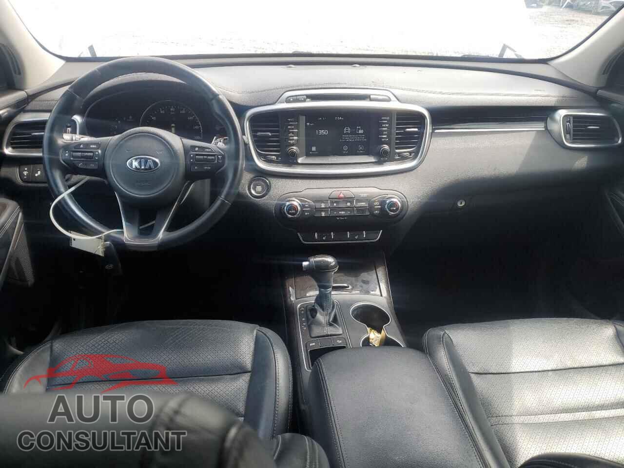 KIA SORENTO 2017 - 5XYPH4A17HG324963