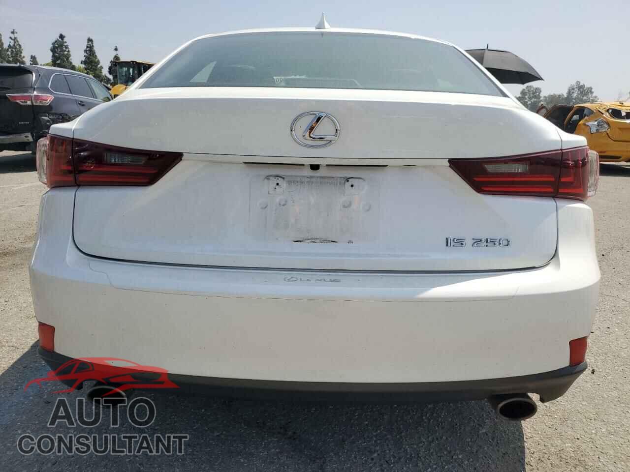 LEXUS IS 2015 - JTHBF1D29F5082992