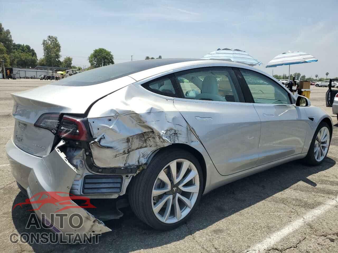TESLA MODEL 3 2018 - 5YJ3E1EB8JF100574