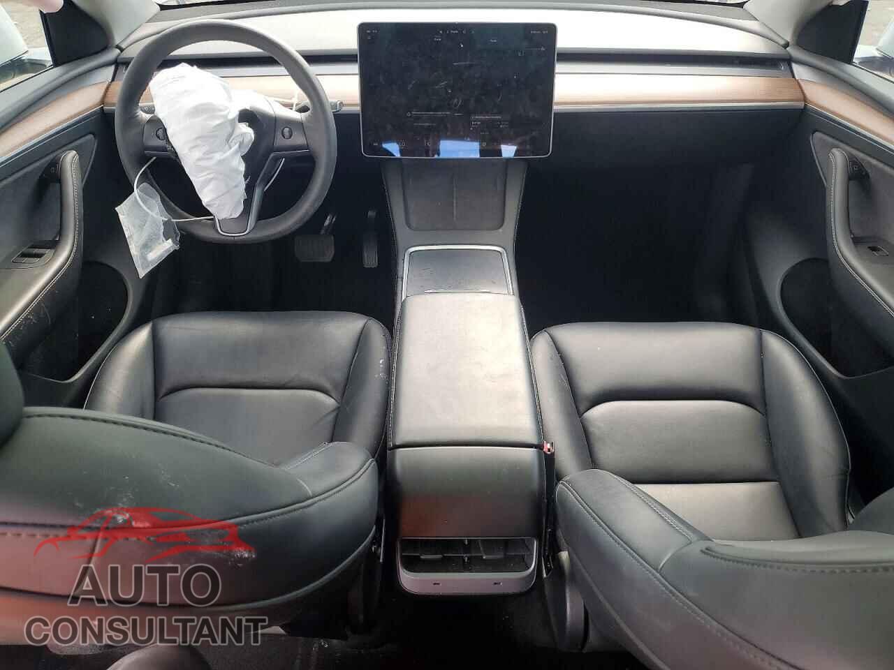 TESLA MODEL Y 2024 - 7SAYGDED0RF161676