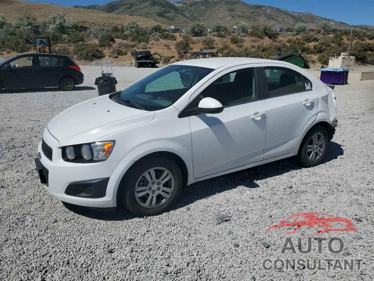 CHEVROLET SONIC 2015 - 1G1JC5SG6F4188293