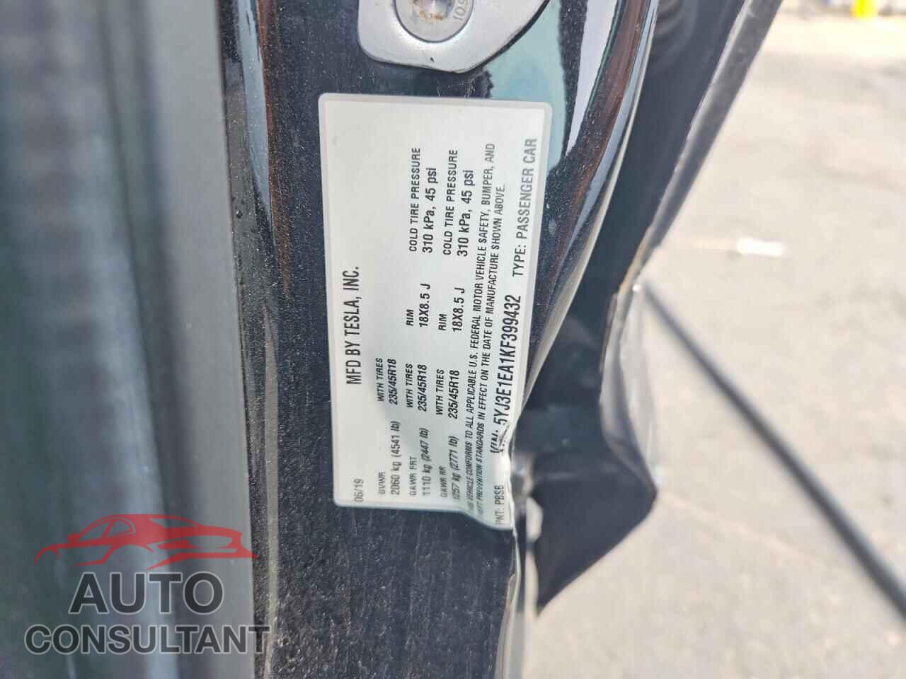 TESLA MODEL 3 2019 - 5YJ3E1EA1KF399432