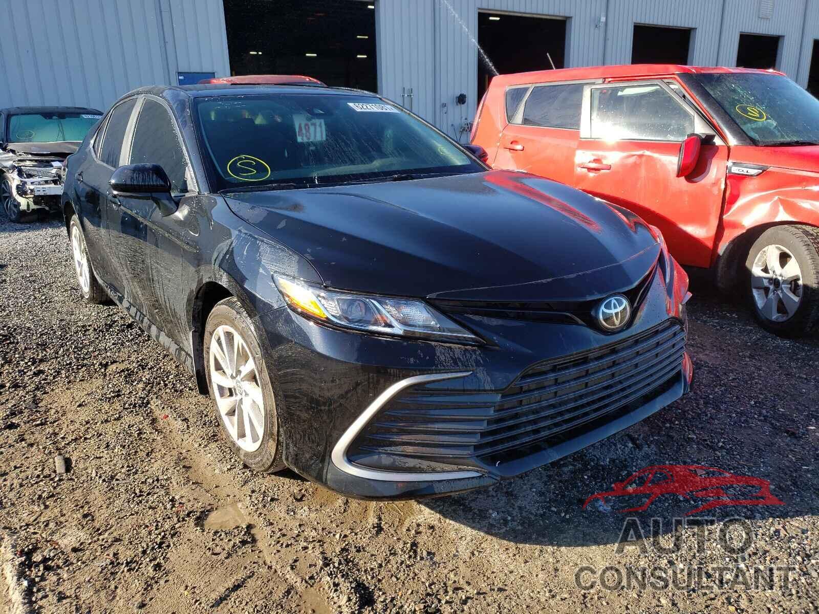 TOYOTA CAMRY 2021 - 4T1C11AK4MU548853