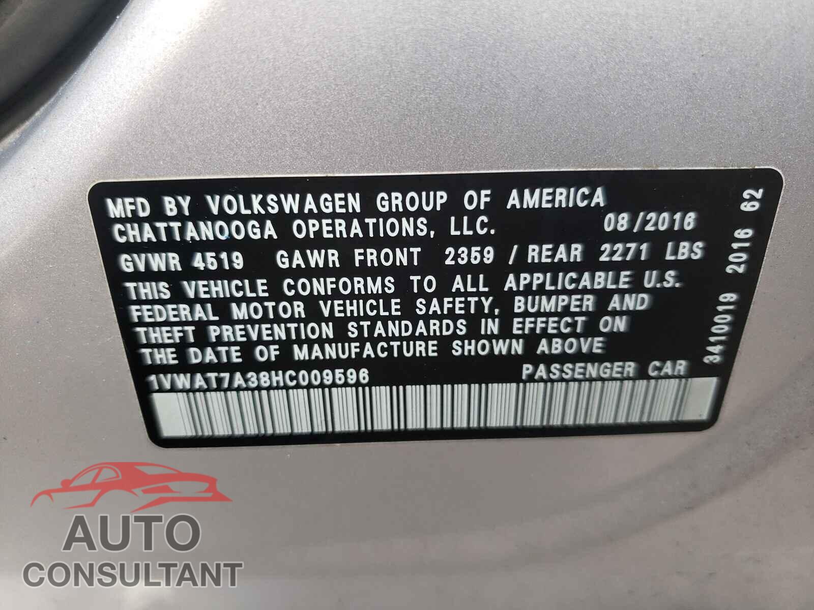 VOLKSWAGEN PASSAT 2017 - 1VWAT7A38HC009596