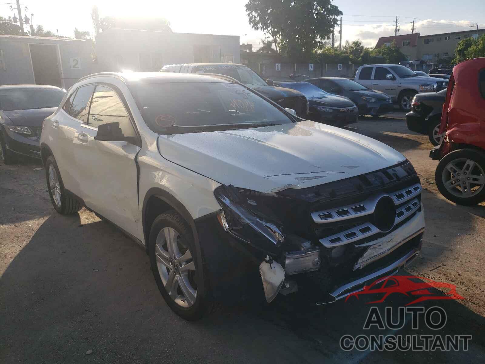 MERCEDES-BENZ GLA-CLASS 2018 - WDCTG4EB1JJ443449