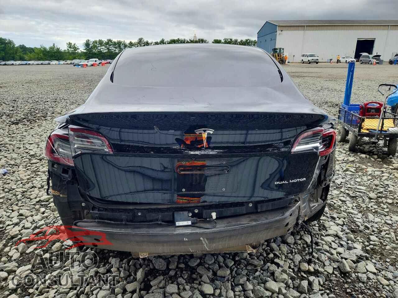 TESLA MODEL 3 2018 - 5YJ3E1EA3JF152184