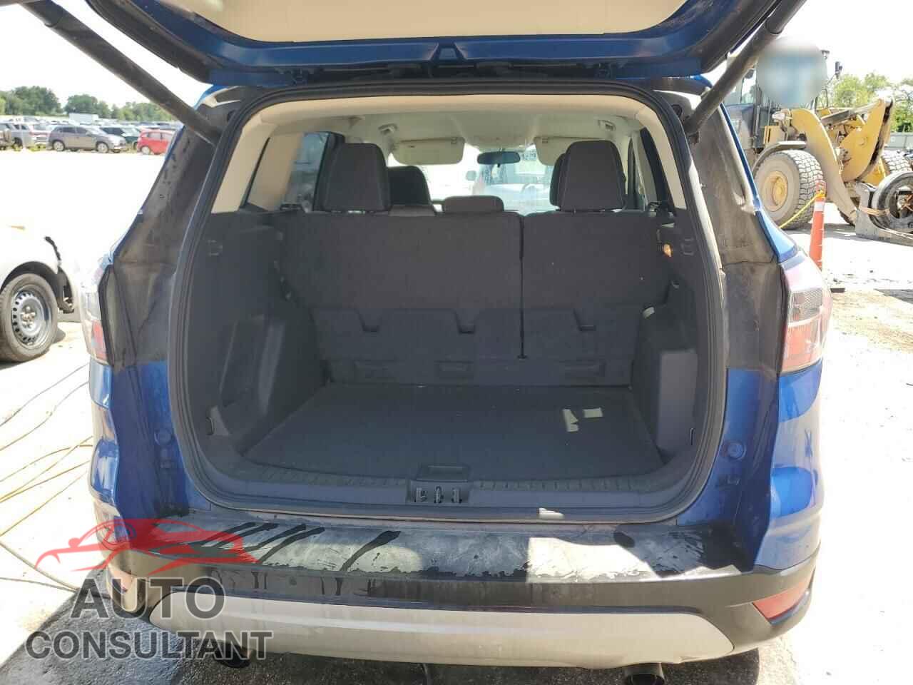FORD ESCAPE 2017 - 1FMCU0GD4HUE52303