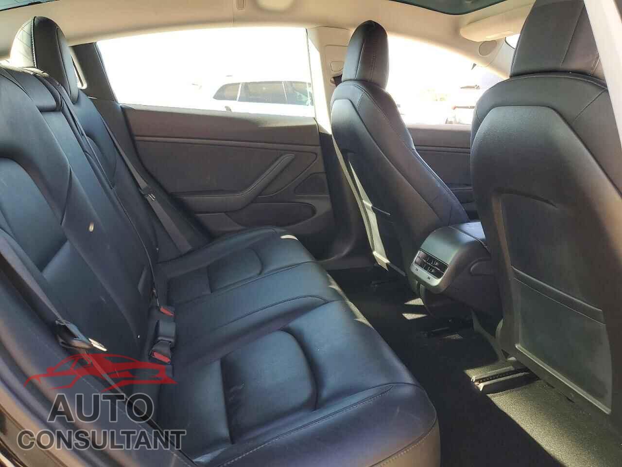 TESLA MODEL 3 2018 - 5YJ3E1EB6JF144184