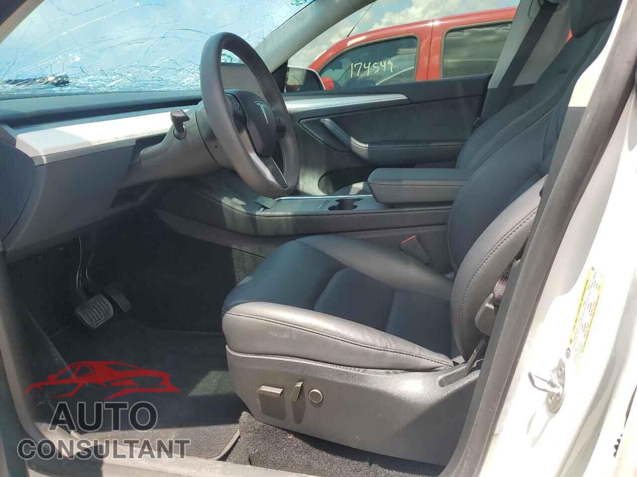 TESLA MODEL Y 2024 - 7SAYGDED3RF008242