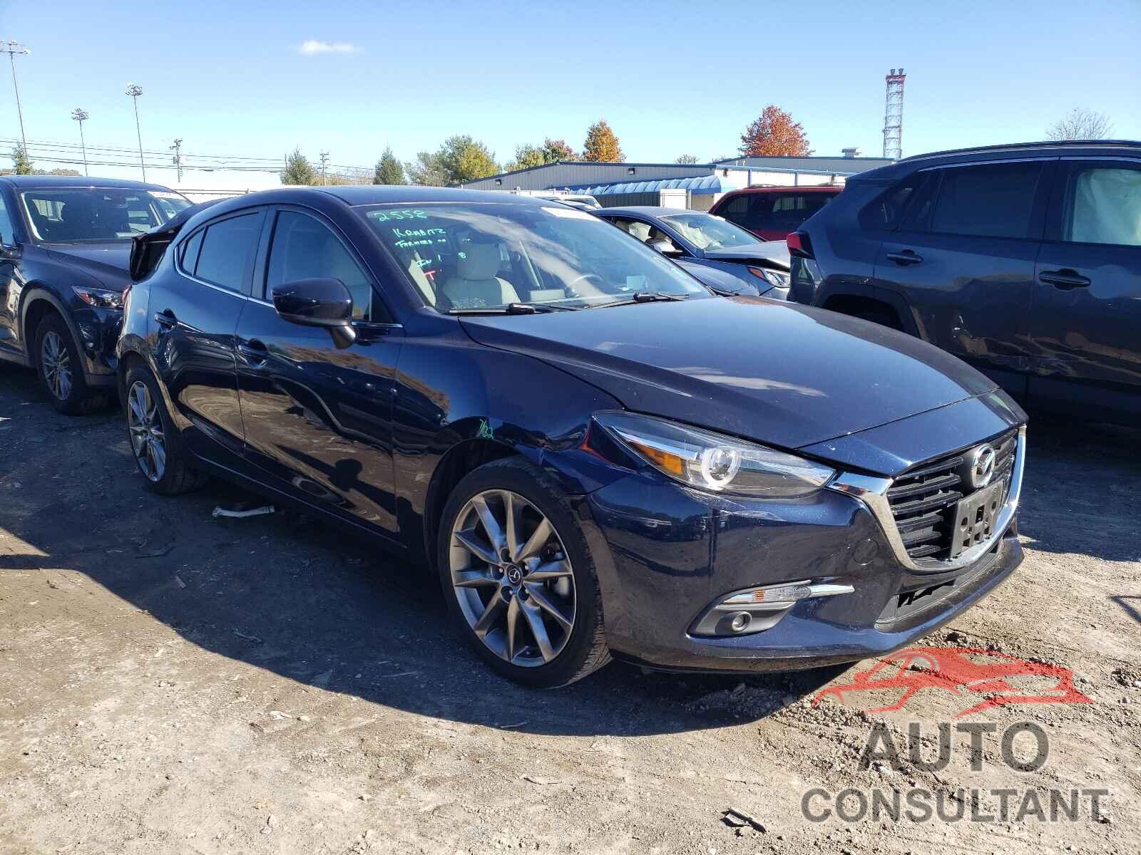 MAZDA 3 2018 - 3MZBN1M30JM241749