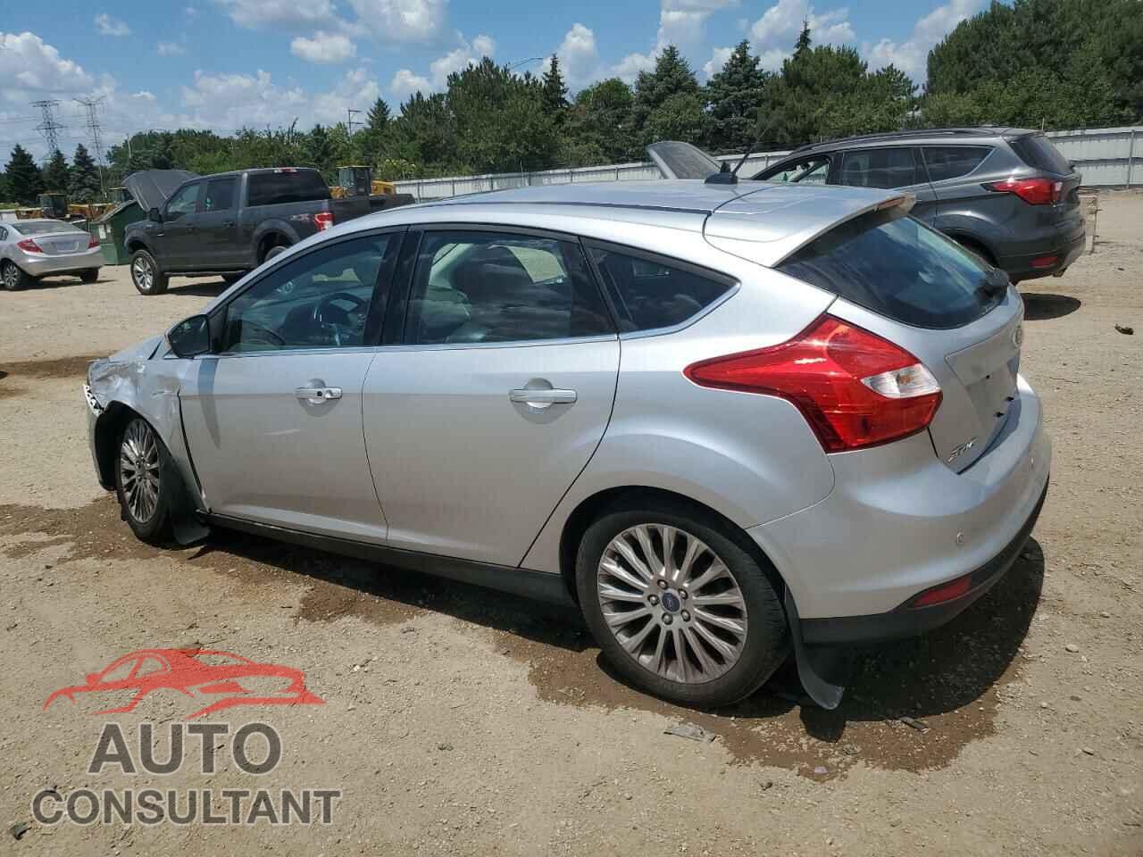 FORD FOCUS 2012 - 1FAHP3N24CL427622