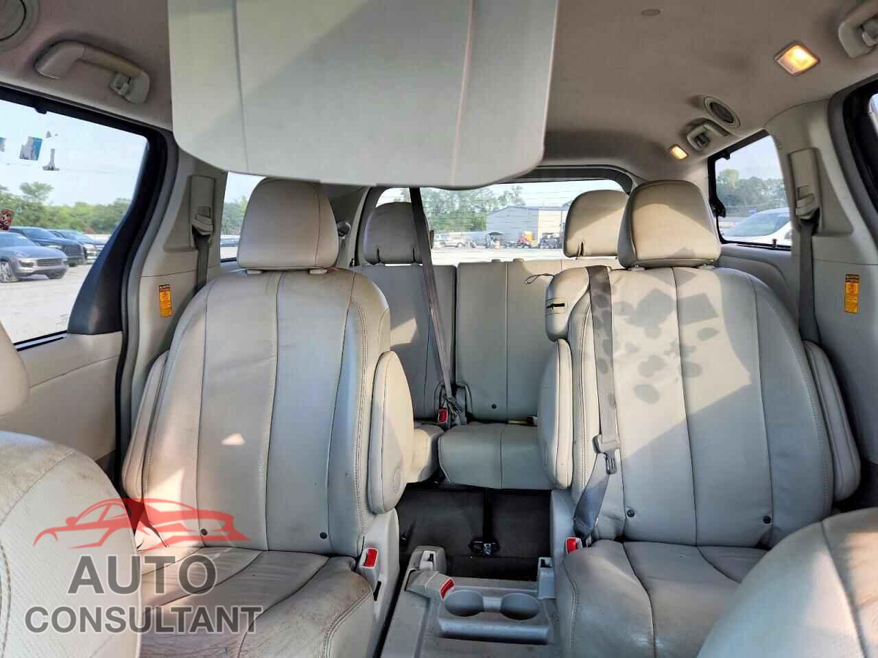 TOYOTA SIENNA 2013 - 5TDYK3DC8DS399472
