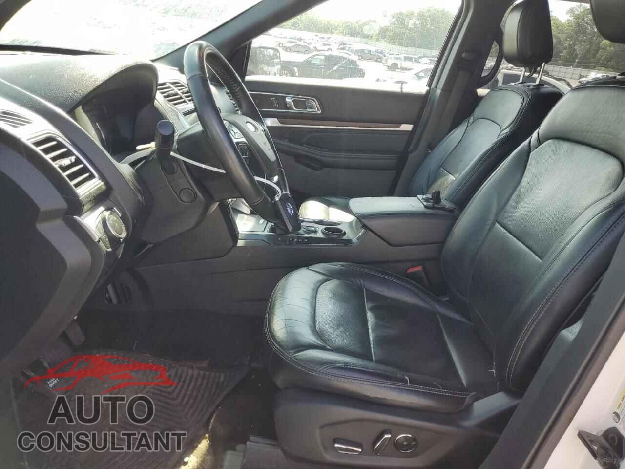 FORD EXPLORER 2018 - 1FM5K7FH3JGB63316